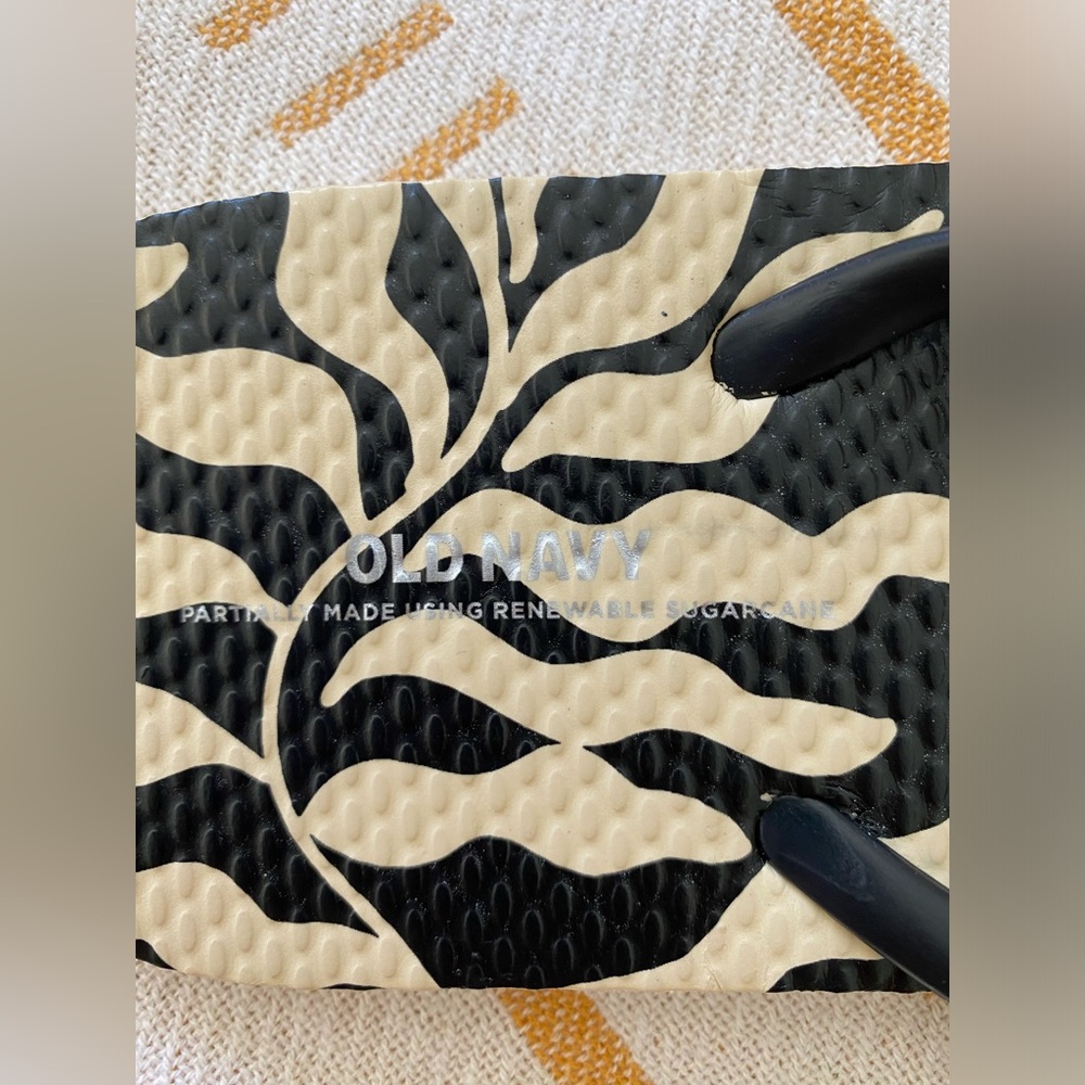 Old Navy Flip Flops - Picture 2 of 5